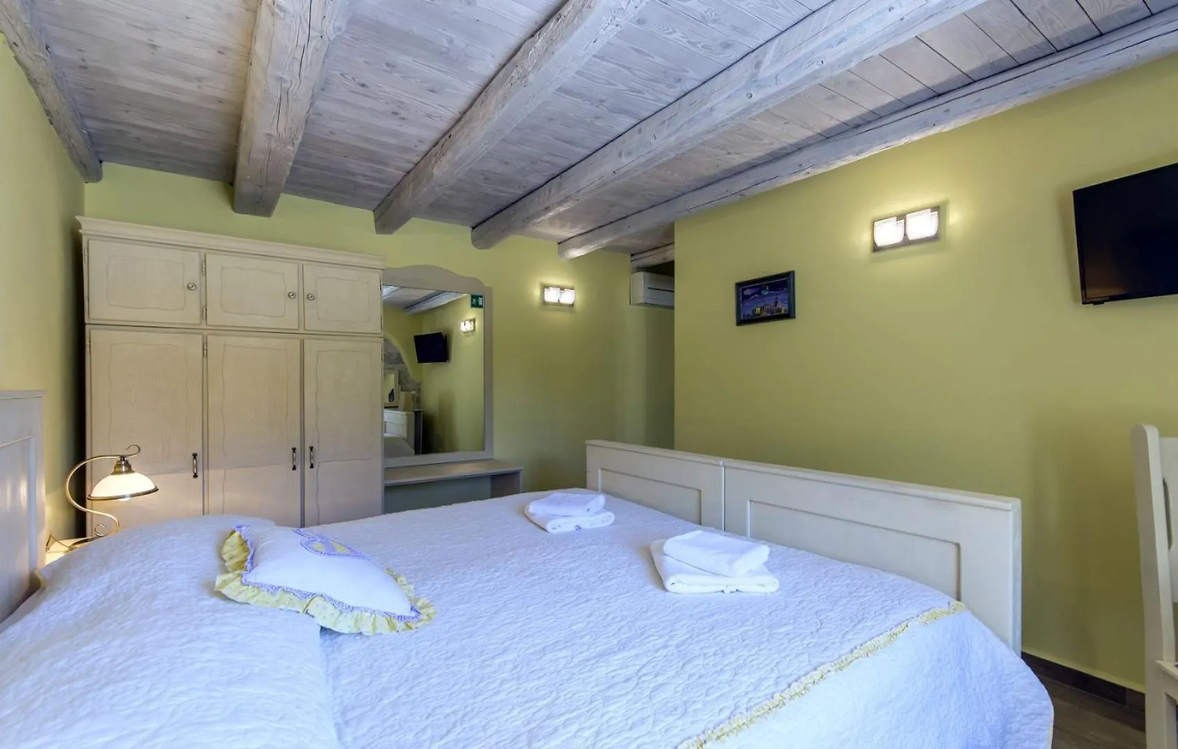 Beautiful Villa Judita With Pool In Tar Tar-Vabriga 0*,