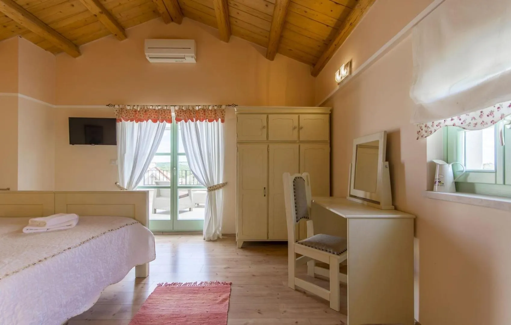 Beautiful Villa Judita With Pool In Tar Tar-Vabriga 0*,  Chorvatsko