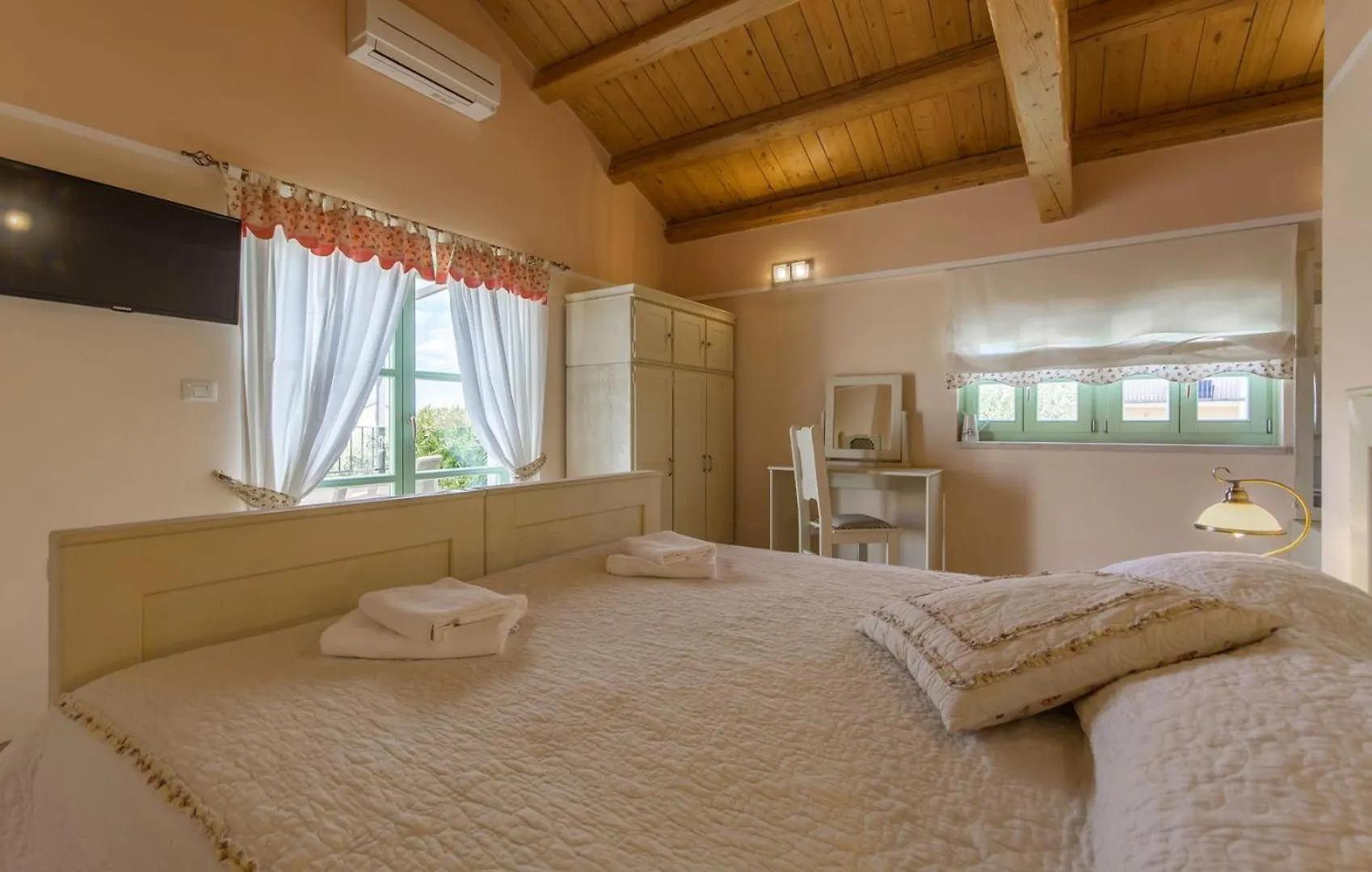 Beautiful Villa Judita With Pool In Tar Tar-Vabriga